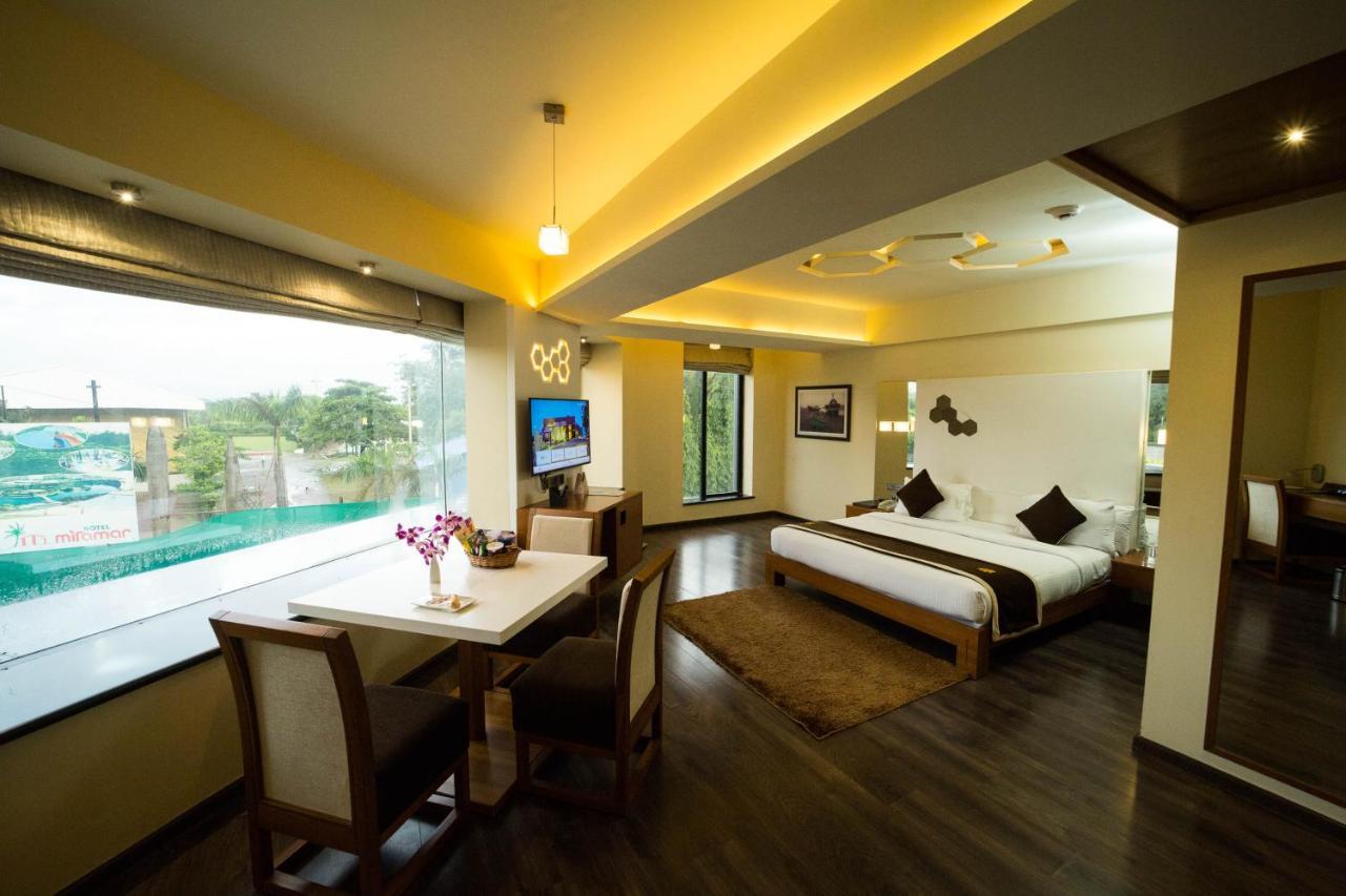 The Gold Beach Resort Даман Экстерьер фото