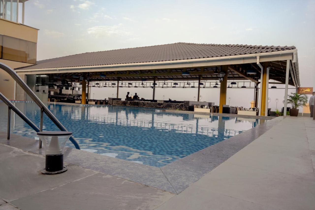 The Gold Beach Resort Даман Экстерьер фото