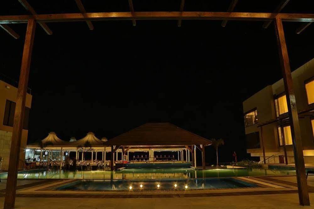 The Gold Beach Resort Даман Экстерьер фото