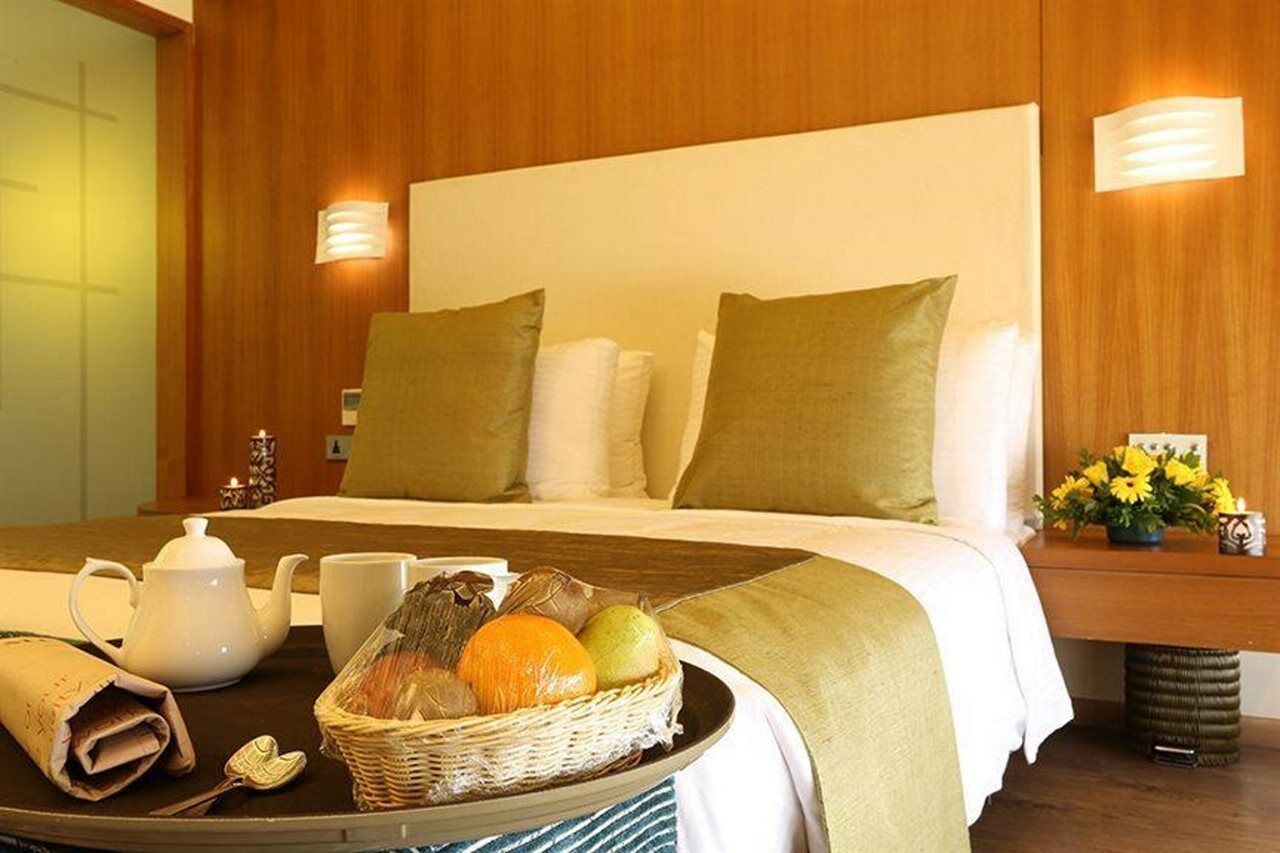 The Gold Beach Resort Даман Экстерьер фото