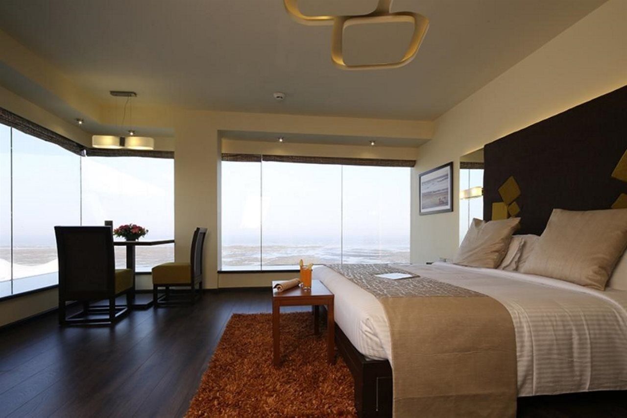 The Gold Beach Resort Даман Экстерьер фото