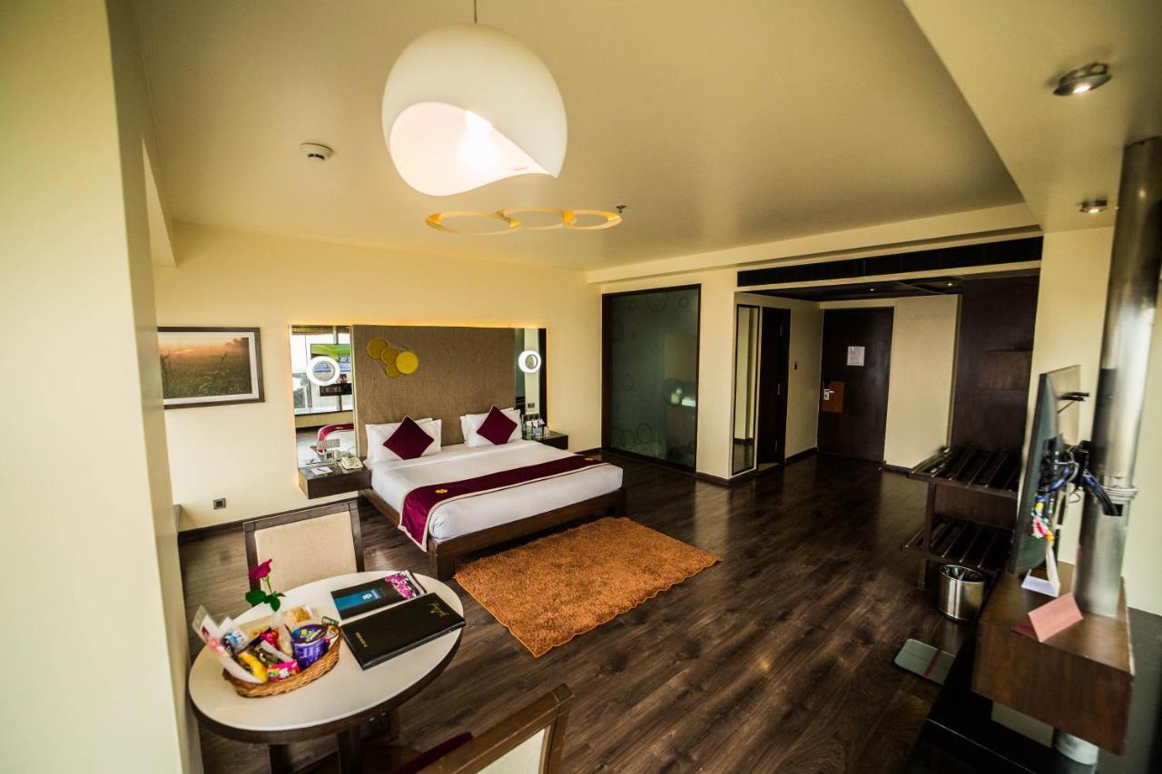 The Gold Beach Resort Даман Экстерьер фото