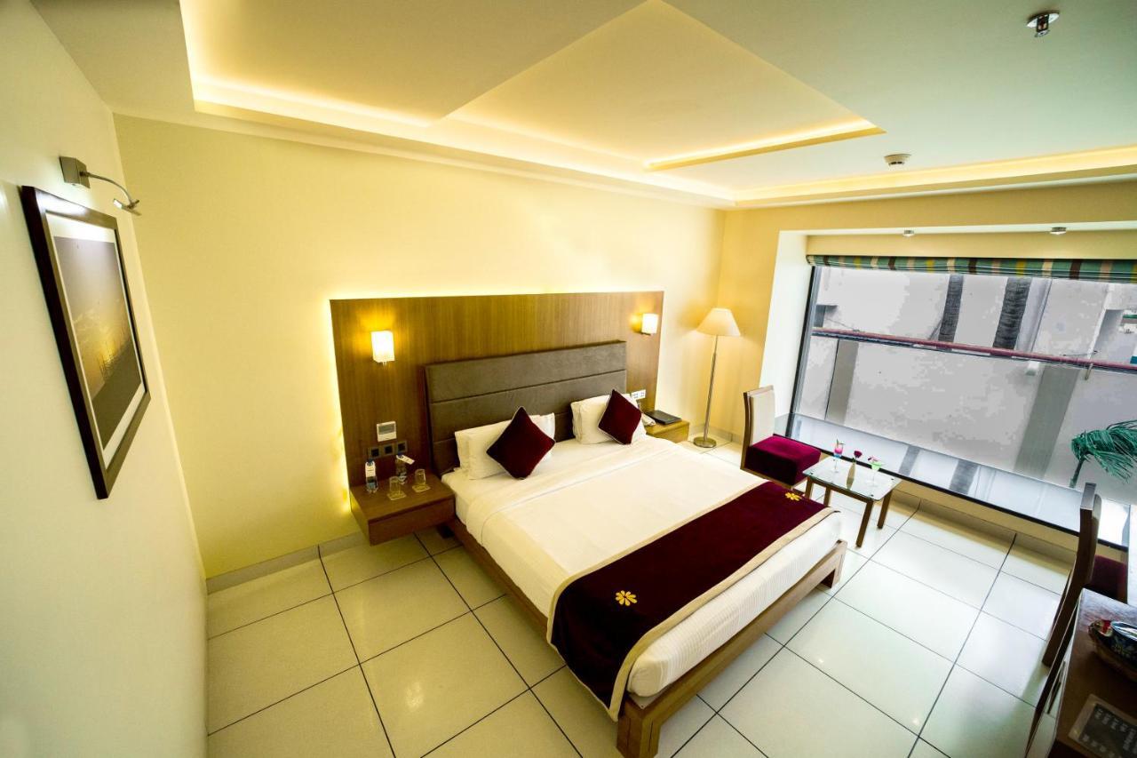 The Gold Beach Resort Даман Экстерьер фото