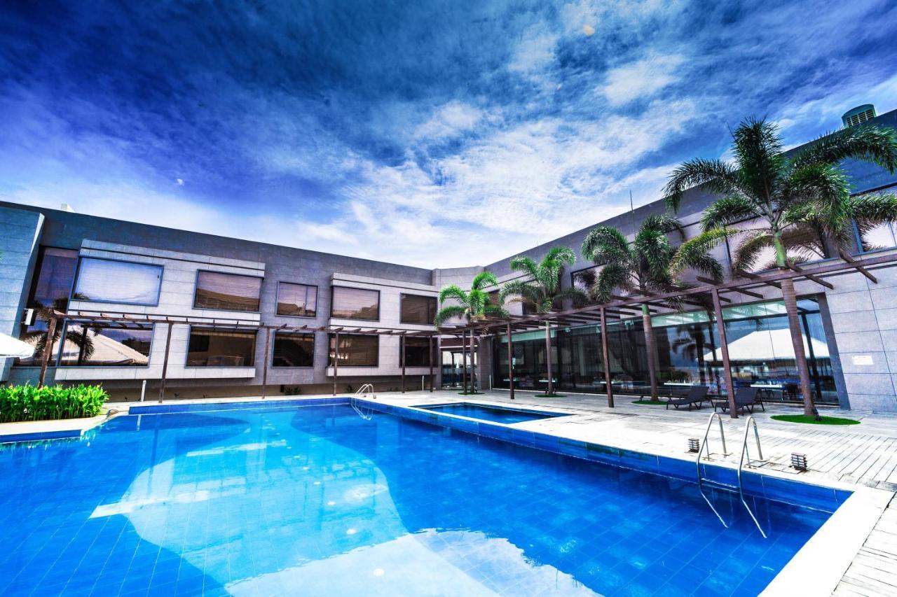 The Gold Beach Resort Даман Экстерьер фото